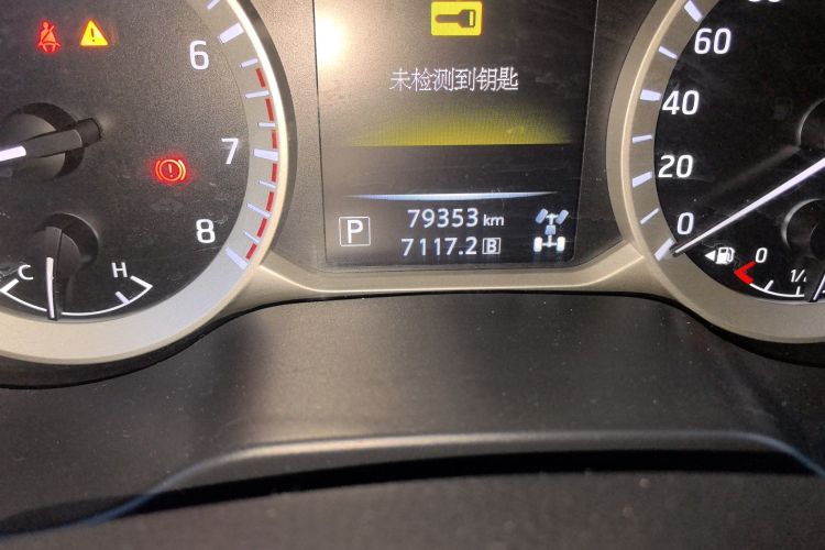 日产 途达 2020款 2.5L XL Upper 4WD 自动四驱豪华版中控内饰15