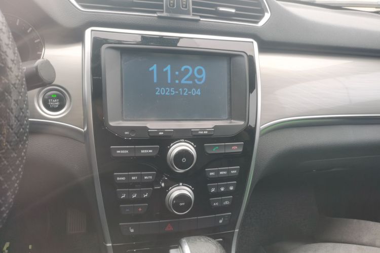 哈弗H2 2016款 红标 1.5T 自动两驱精英型中控内饰16