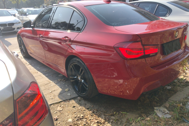 宝马3系 2019款 320i M运动曜夜版车身外观4