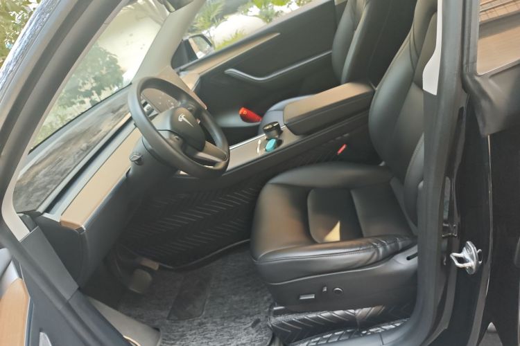 特斯拉 Model Y 2021款 标准续航后驱版局部细节19