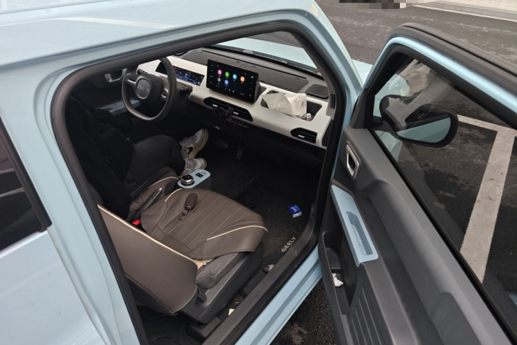 吉利银河 2023款 熊猫mini 200km 耐力熊局部细节9005