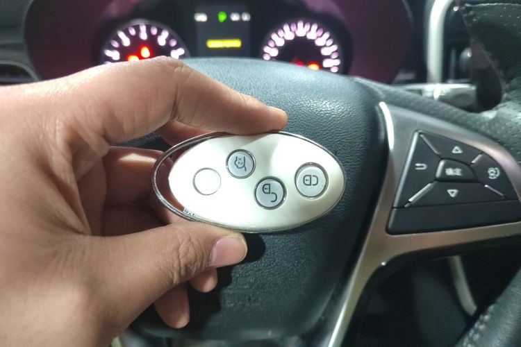 比亚迪 宋MAX 2017款 1.5T 自动智联豪华型 7座中控内饰7001