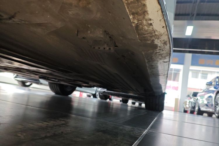 奔驰C级 2024款 C 260 L 运动版局部细节9002