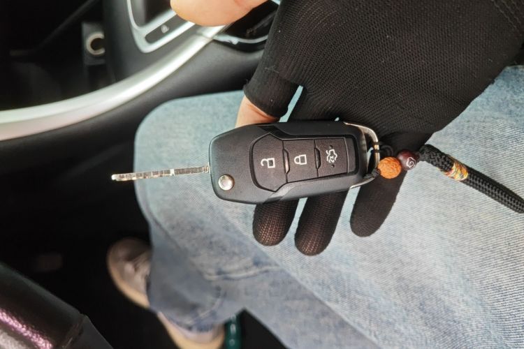 福特 蒙迪欧 2013款 1.5L GTDi180时尚型中控内饰11