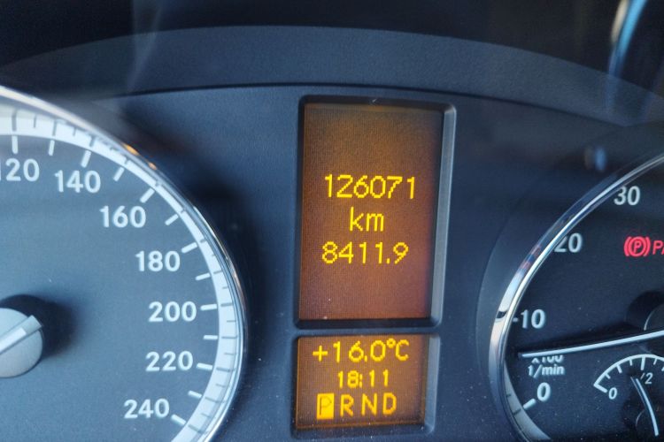 奔驰 唯雅诺 2013款 3.0L 舒适版中控内饰15