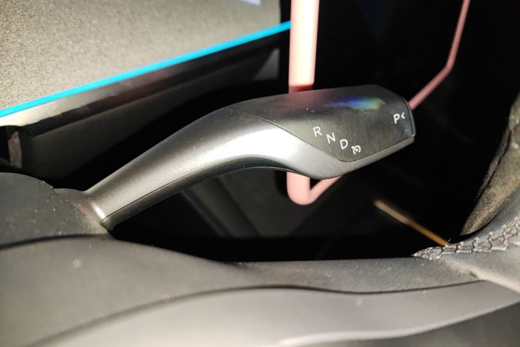 特斯拉 Model Y 2024款 后轮驱动版中控内饰18