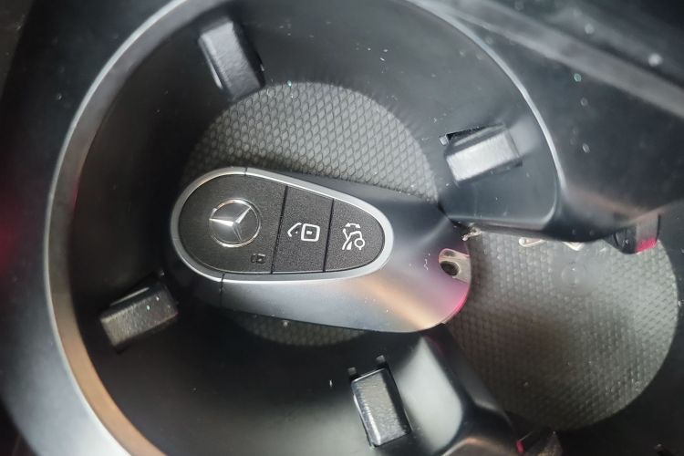 奔驰C级 2022款 改款 C 260 L 运动版中控内饰11