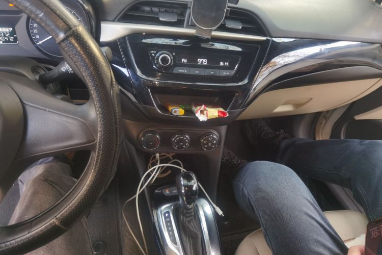 别克 凯越 2020款 15N CVT精英型中控内饰16