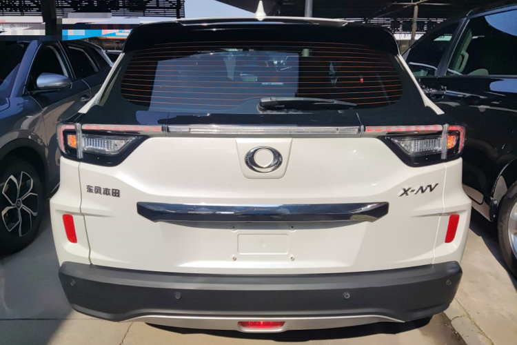 思铭 东风本田X-NV 2020款 电掣版车身外观6