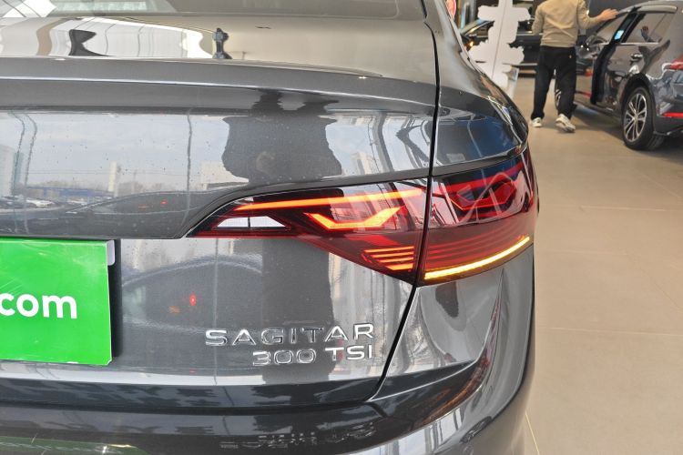 大众 速腾 2025款 改款三 300TSI DSG超越版车身外观9