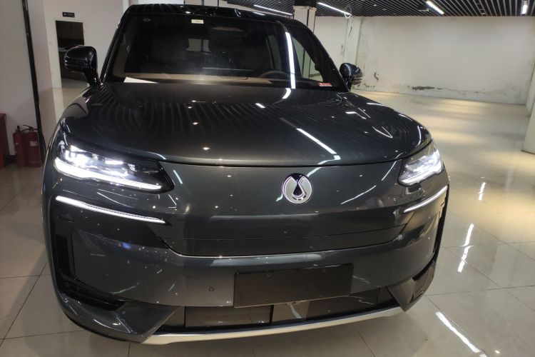 腾势N9 2025款 尊荣型车身外观2