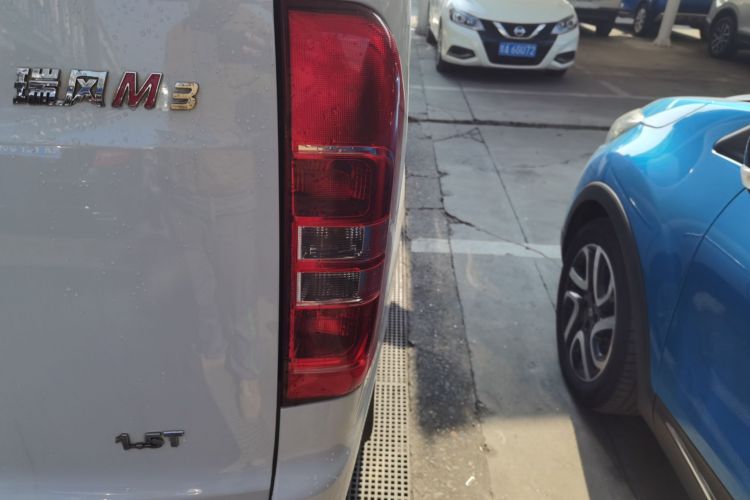 江淮瑞风 瑞风M3 2022款 1.5T 7座标准版车身外观9