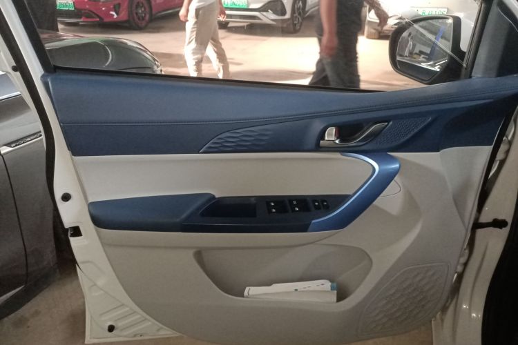 长安欧尚 奔奔E-Star 2022款 清心版 多彩款 磷酸铁锂中控内饰7007