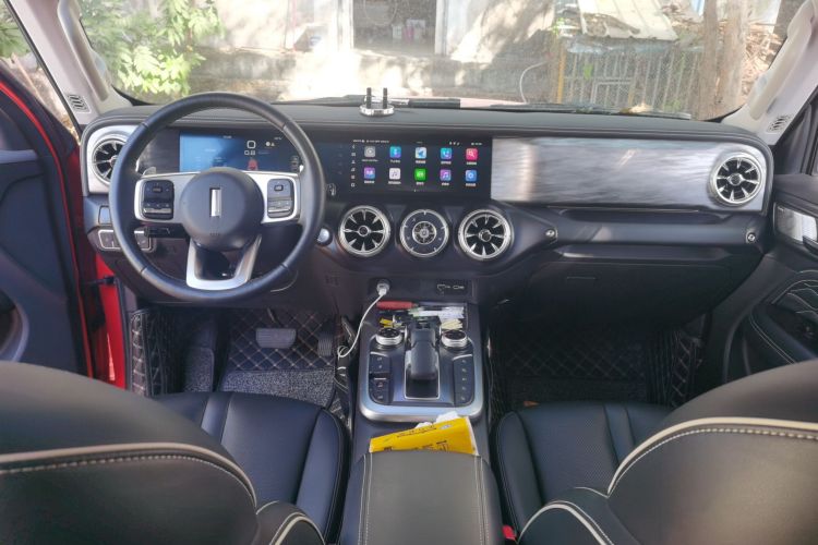 坦克300 2021款 越野版 2.0T 征服者中控内饰7002