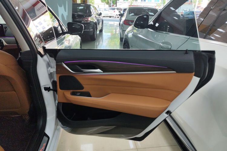 宝马6系GT 2021款 改款 630i 豪华设计套装中控内饰7006