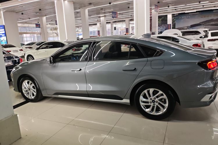 福特 蒙迪欧 2023款 EcoBoost 180 舒雅型车身外观4