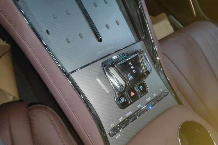 腾势Z9GT 2024款 1100四驱Ultra版中控内饰18