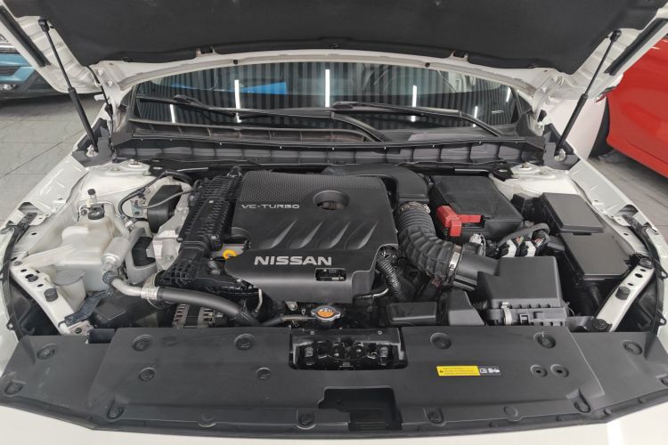 日产 天籁 2019款 2.0T XL 智领版机舱底盘24