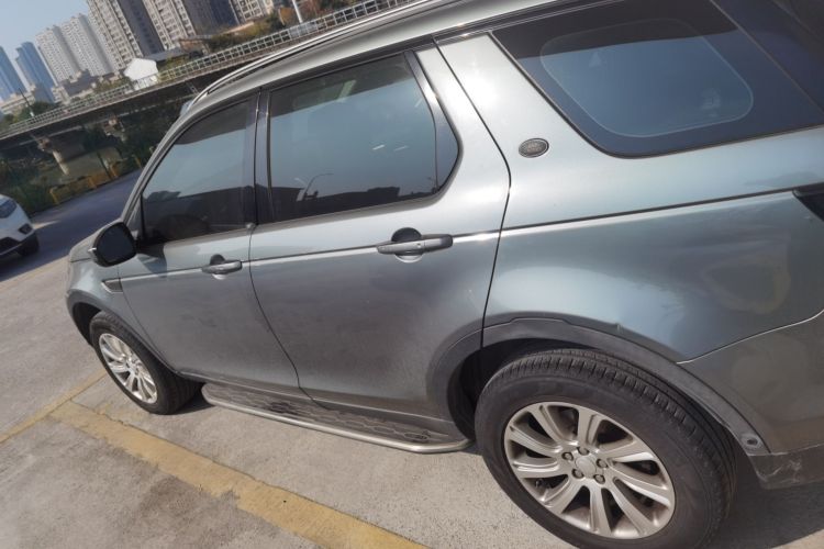 路虎 发现神行 2018款 240PS SE版车身外观4