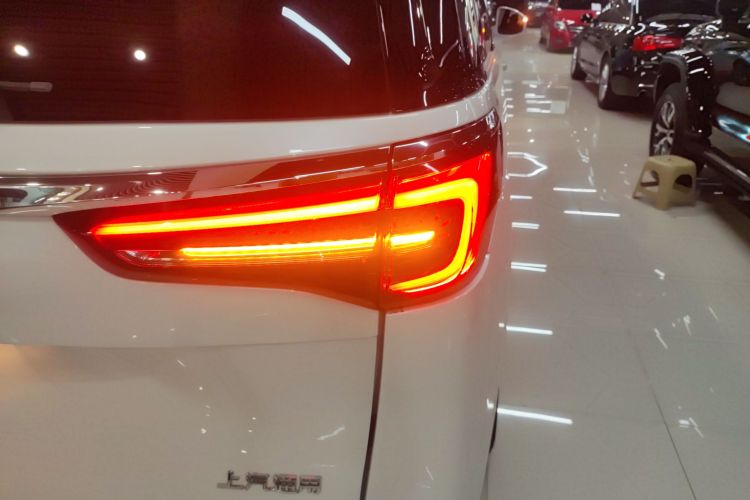 别克GL8 2022款 ES陆尊 653T 舒适型车身外观9