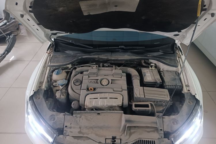 大众 尚酷 2015款 1.4TSI 舒适版机舱底盘24