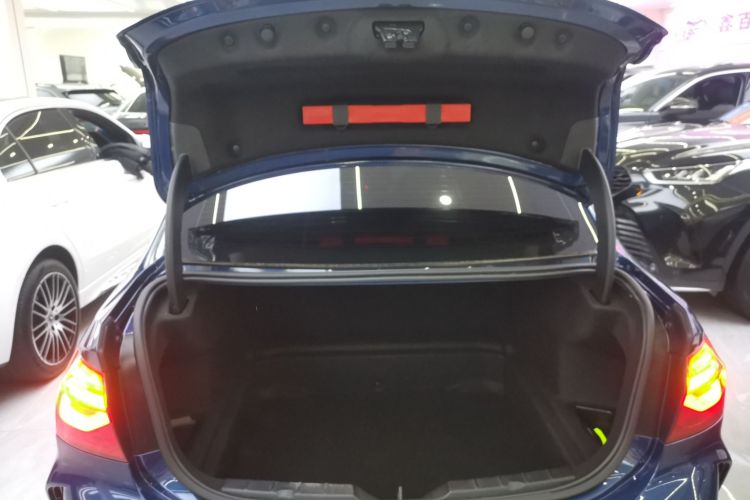 宝马1系 2021款 改款 125i M运动曜夜版机舱底盘23