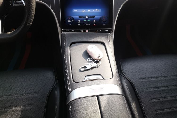 奔驰C级 2022款 改款 C 200 L 运动版中控内饰18