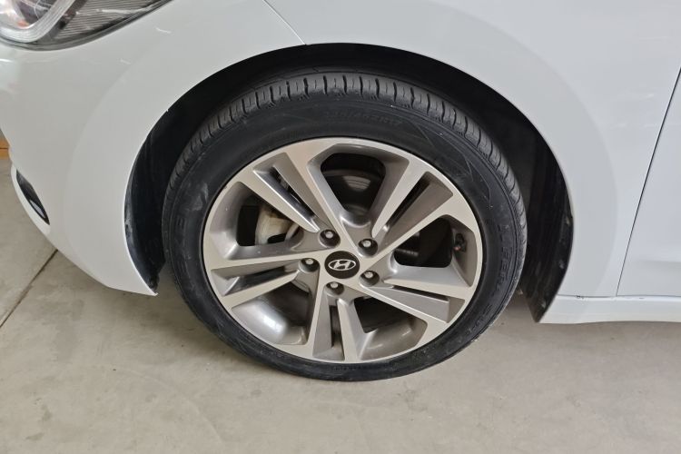 现代 领动 2016款 1.6L 自动智炫·精英型车身外观35