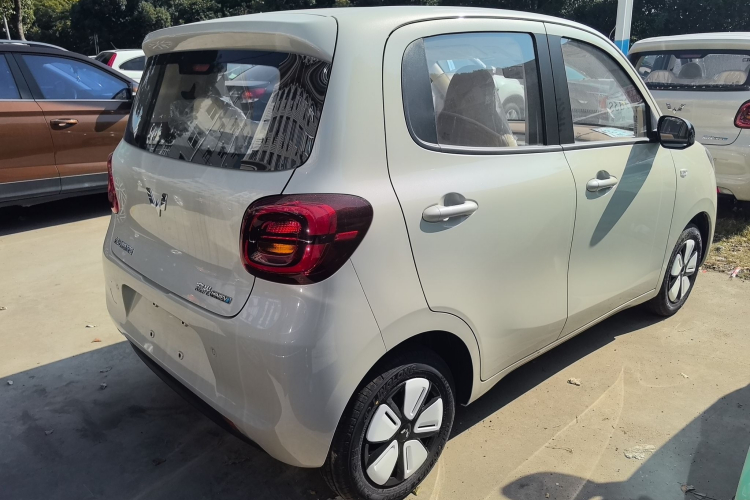 五菱汽车 宏光MINIEV 2025款 四门版 进阶款车身外观7