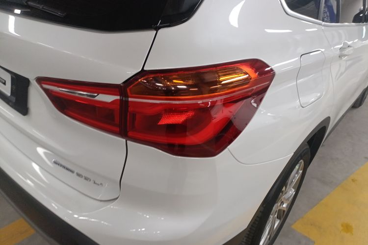 宝马X1 2019款 sDrive20Li 领先型车身外观9