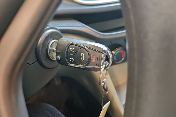 别克 英朗 2017款 15N 自动精英型中控内饰11