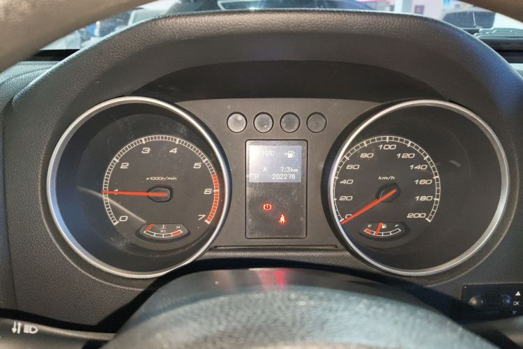 北京越野 北京BJ40 2016款 40L 2.3T 自动两驱豪华版局部细节14