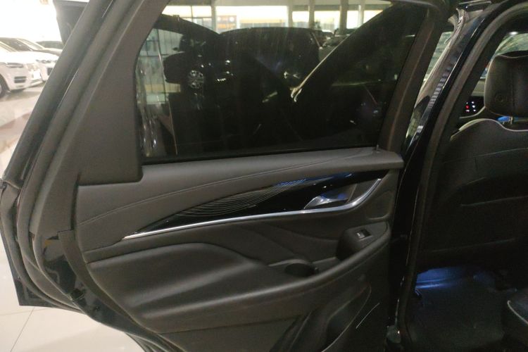 别克 昂科旗 2022款 652T 四驱尊享旗舰型 6座中控内饰7008