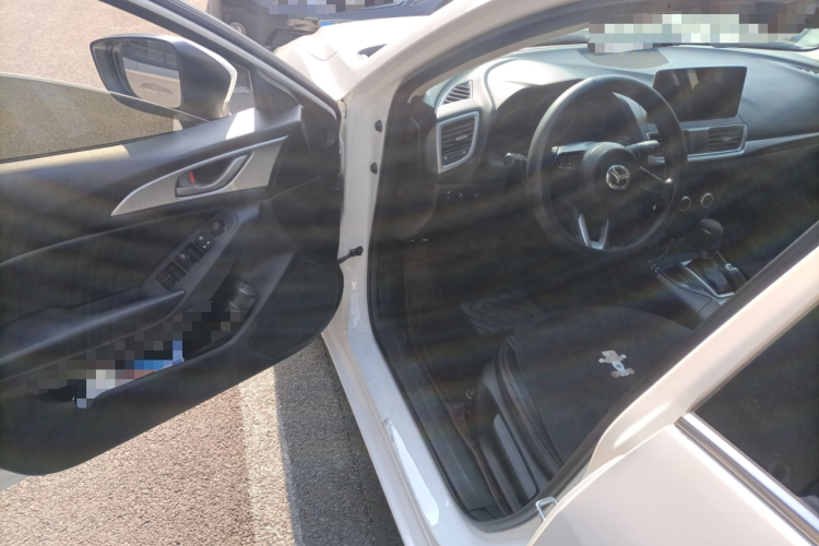 马自达3 昂克赛拉 2017款 两厢 1.5L 自动舒适型 国V中控内饰20