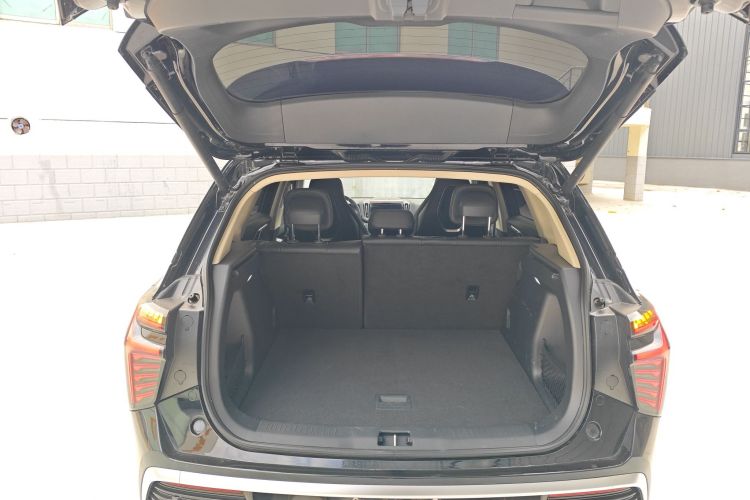 红旗HS3 PHEV 2024款 PHEV 115km 劲为版机舱底盘23