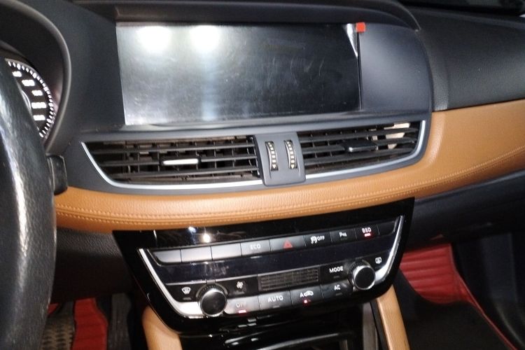 宝沃BX7 2016款 28T 两驱豪华版 5座中控内饰16