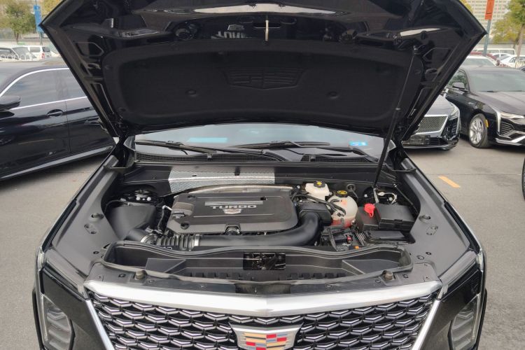 凯迪拉克XT4 2024款 28T 两驱尊贵型机舱底盘24