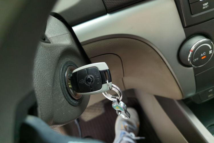 双龙 柯兰多 2011款 2.0T 柴油两驱自动豪华导航版中控内饰7001