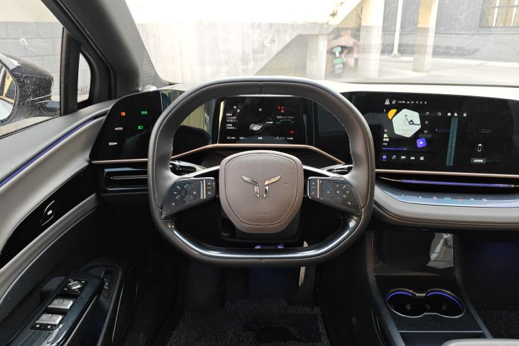 红旗EH7 2024款 690 Pro中控内饰13