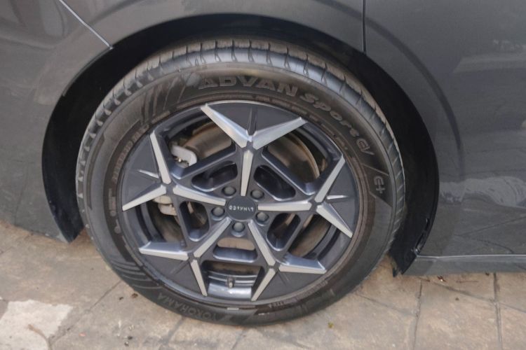 领克Z10 2024款 95kWh 766km后驱Max车身外观6008