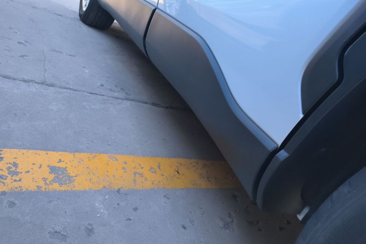 丰田 卡罗拉锐放 2023款 2.0L 精英版局部细节9002