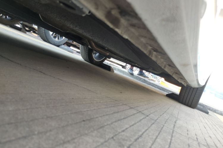 吉利汽车 帝豪 2025款 第4代 1.5L CVT尊贵型局部细节9004