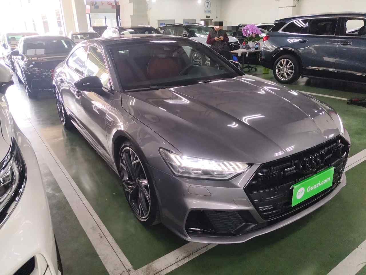 奥迪A7L 2022款 55 TFSI quattro S-line 志远型曜黑套装(5)