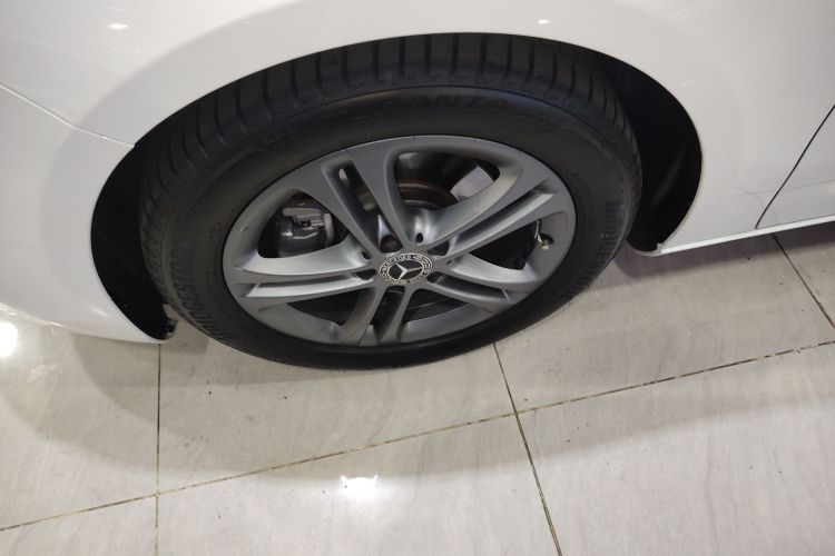 奔驰A级 2019款 A 200 L车身外观6007