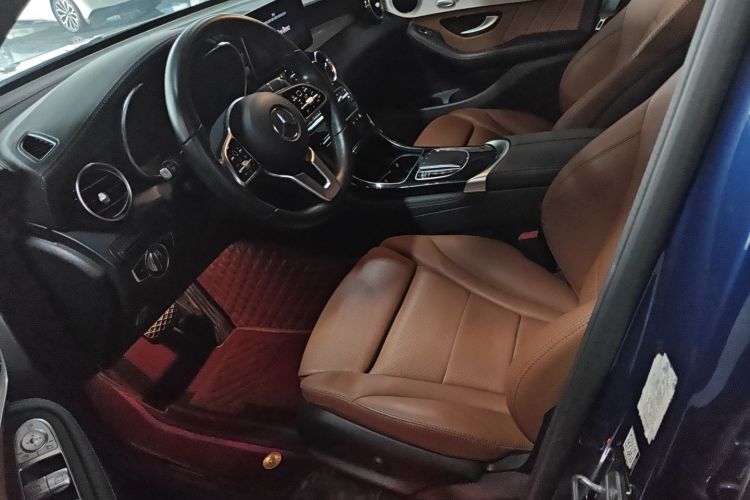 奔驰GLC轿跑 2020款 GLC 260 4MATIC 轿跑SUV中控内饰19