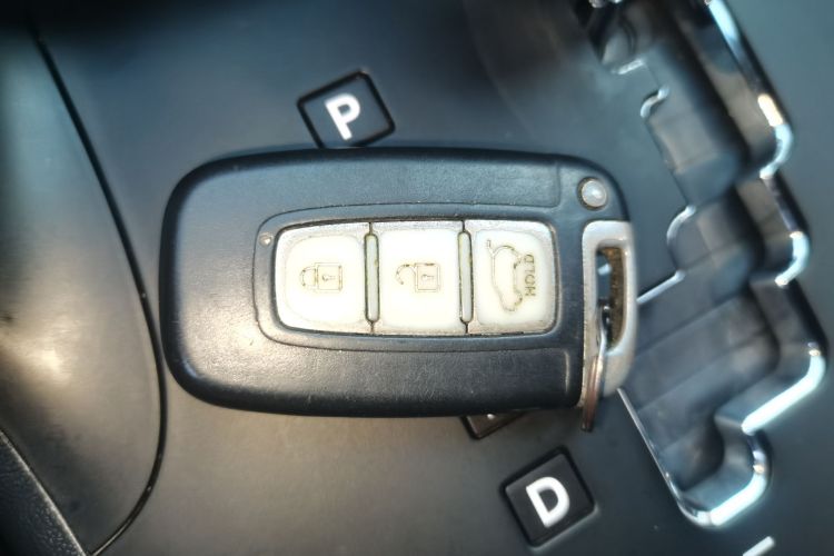 北京现代ix35 2012款 2.0L 自动两驱精英版GLS中控内饰11