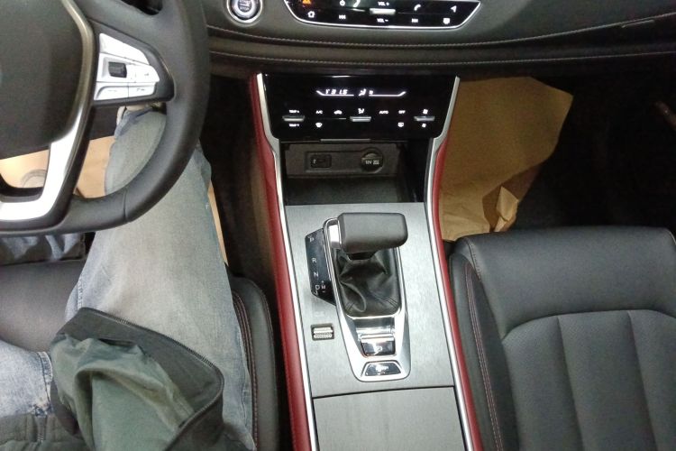 长安CS75 2022款 蓝鲸版 1.5T DCT豪华型中控内饰18