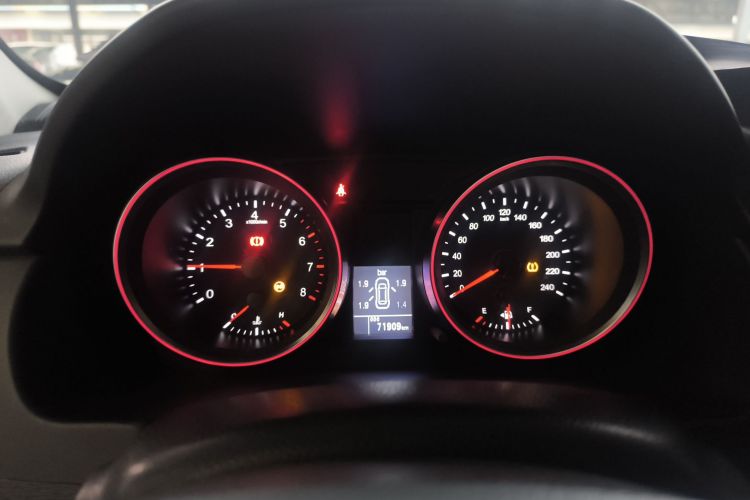 哈弗H6 2017款 蓝标 运动版 1.5T 手动两驱精英型中控内饰14