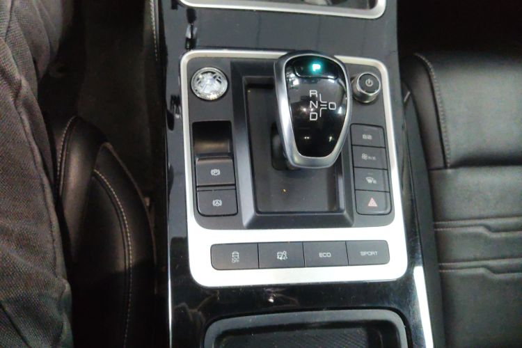 比亚迪 秦新能源 2019款 高续航版 尊贵型中控内饰18