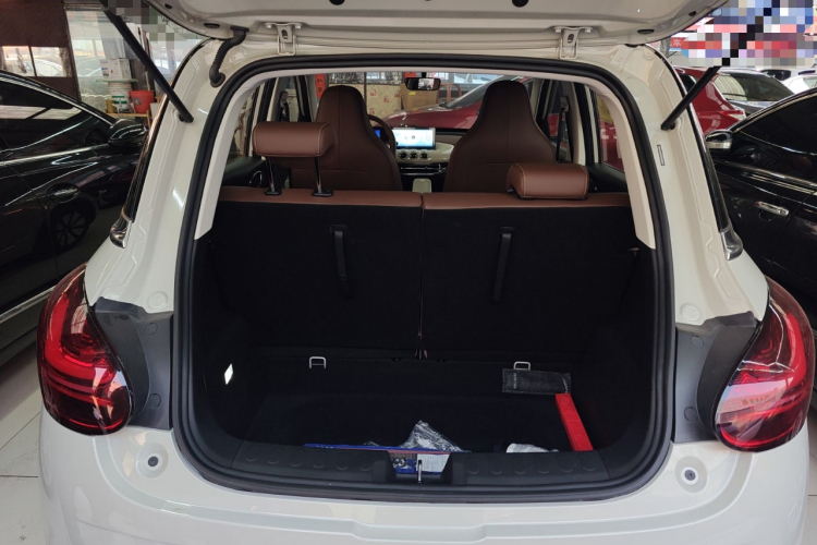 五菱汽车 五菱缤果 2025款 333km 悦享款机舱底盘23